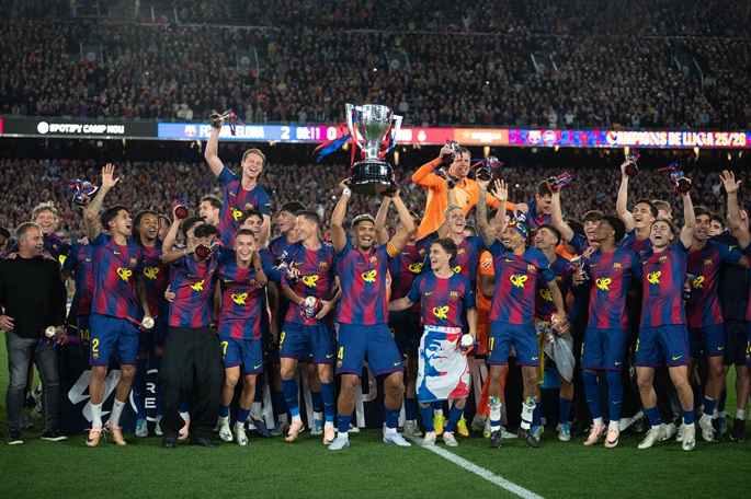 Barcelonalle La Ligan mestaruus, putoamistaistelu tiukkana 1