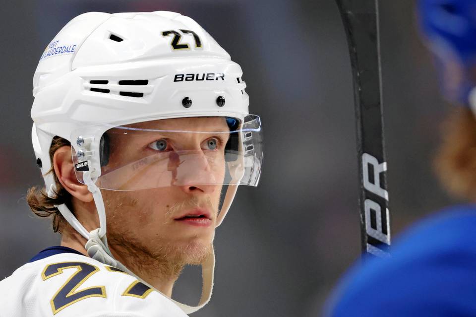 Barkovin rinnalla Stanley Cupin voittanut pelaaja korostaa: "Älä murehdi liikaa, vaan keskity pelaamiseen" 1