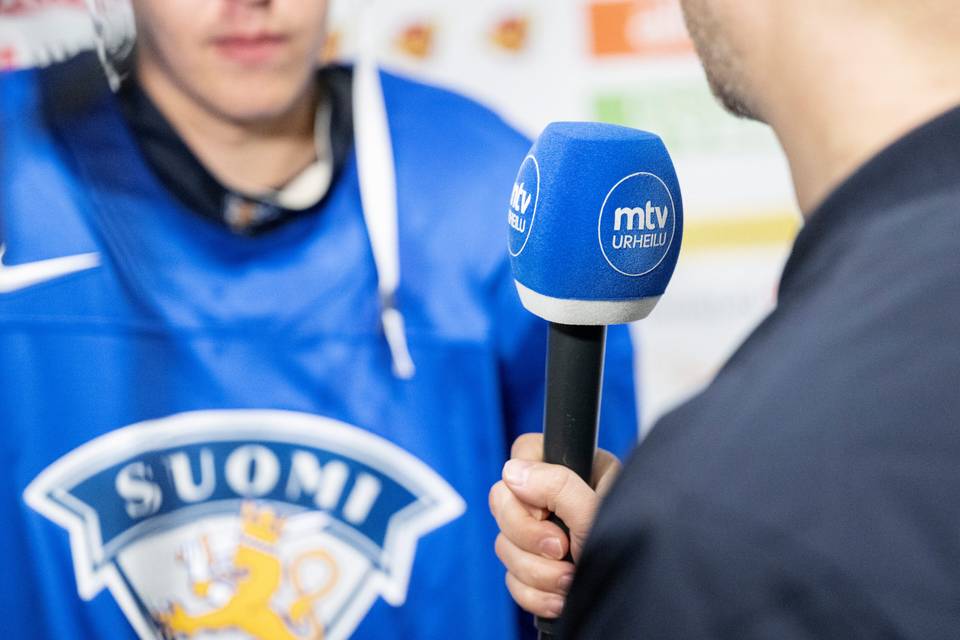 Elisan mukaan MTV hylkäsi ehdotuksen jatkaa lähetyksiä jääkiekon MM-turnauksen jälkeen. 1