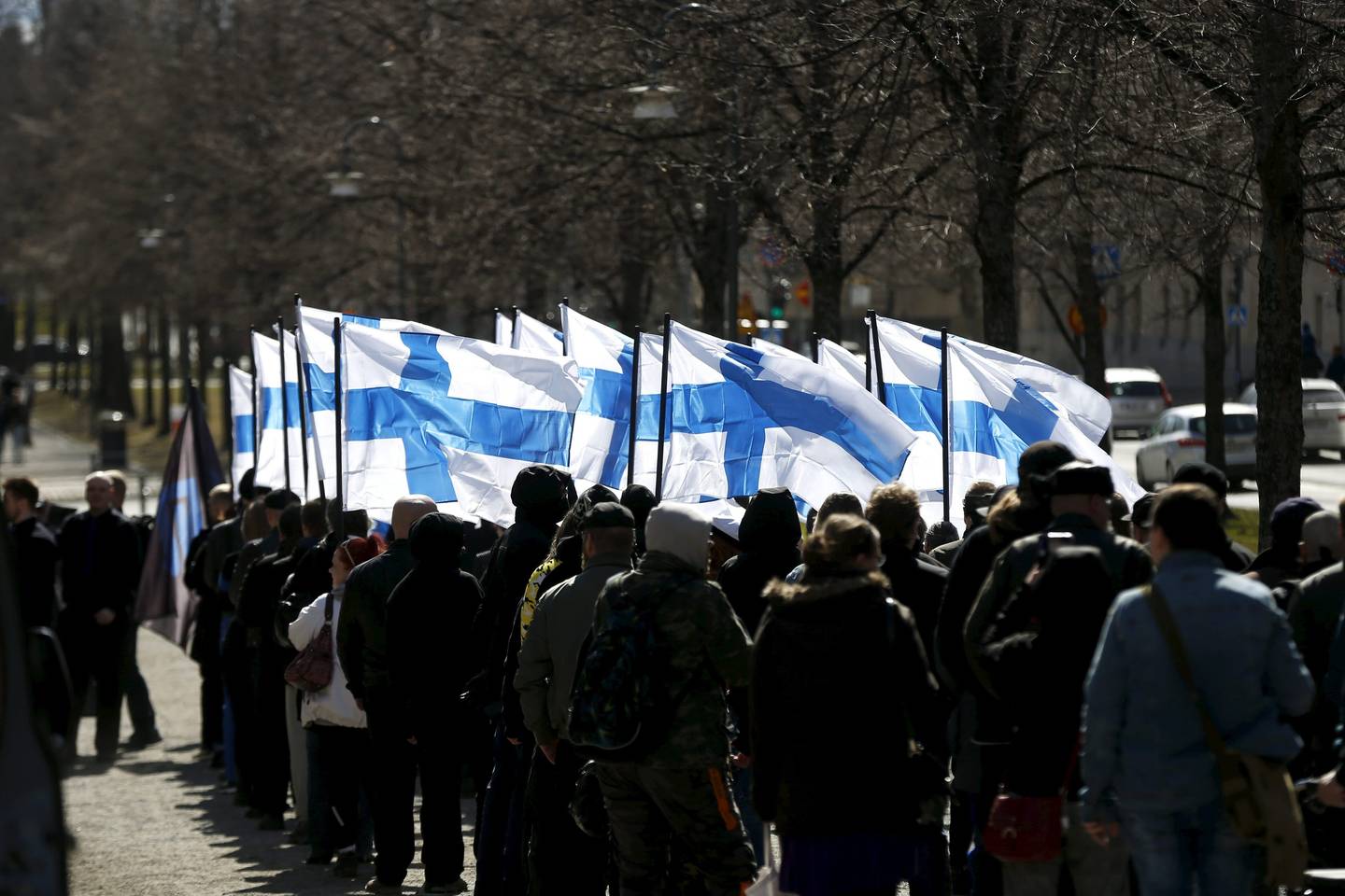 Hallitus harkitsee naamioitumisen rajoittamisen tiukentamista mielenosoituksissa. Hallitus harkitsee naamioitumisen rajoittamisen tiukentamista mielenosoituksissa. 1
