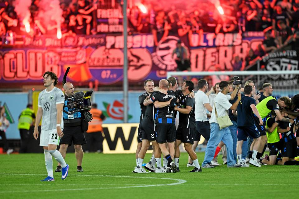 Jatkoaikatragedia iski: Pitkään Bundesliigassa toiminut saksalaisseura koki kauden päättymisen murskaavasti. Jatkoaikatragedia iski: Pitkään Bundesliigassa toiminut saksalaisseura koki kauden päättymisen murskaavasti. 1