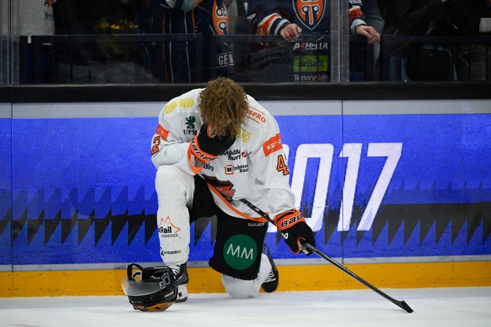Jääkiekon SM-liigan seitsemäs finaali eteni – tutustu mestaruusvideoihin ja kuvagalleriaan Jääkiekon SM-liigan seitsemäs finaali eteni – tutustu mestaruusvideoihin ja kuvagalleriaan 13