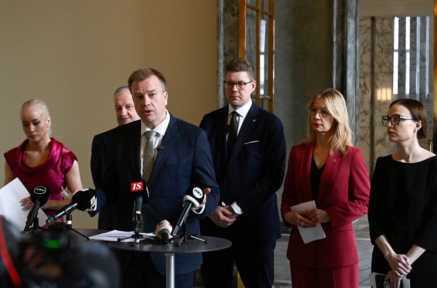 Juho Rahkosen analyysi | Popcornit valmiina – oppositio kritisoi hallitusta käänteisestä Robin Hood -politiikasta 1