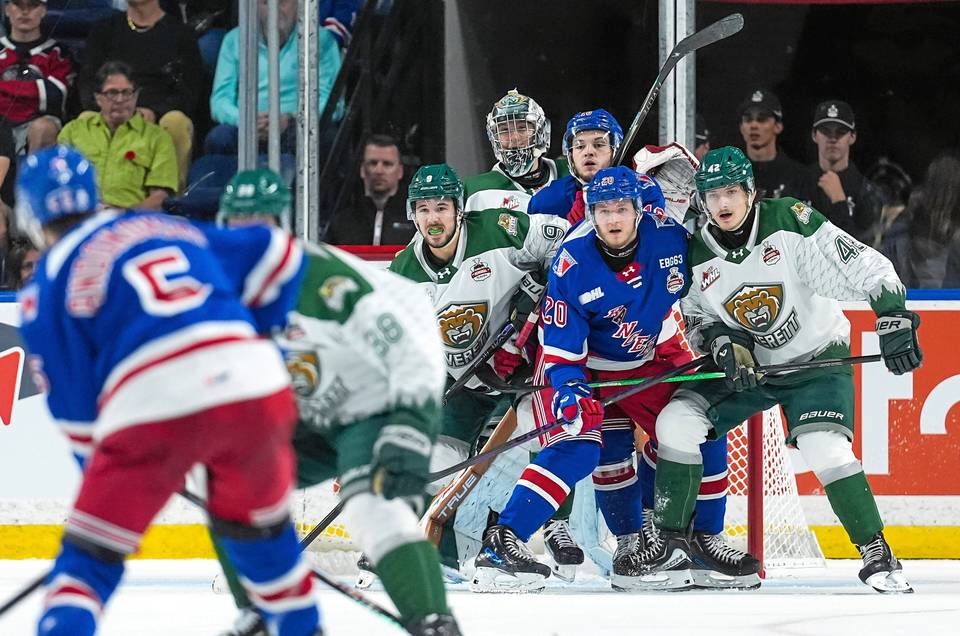 Jussi Ahokkaan valmentama Rangers dominoi Memorial Cupissa – seuraa, miten nyrkit nousivat murskavoitossa. Jussi Ahokkaan valmentama Rangers dominoi Memorial Cupissa – seuraa, miten nyrkit nousivat murskavoitossa. 1