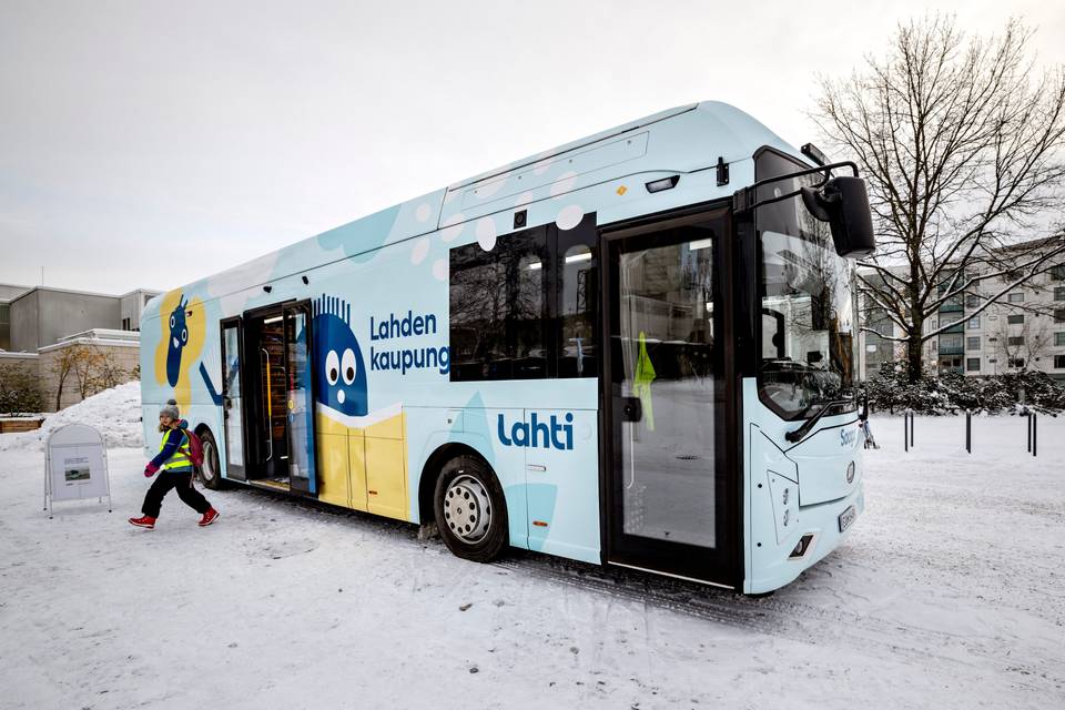 Lahti hankki 780 000 eurolla ajoneuvon, joka pysähtyy ylämäkeen – kaupungin lakiosasto tutkii hankintaa. 1