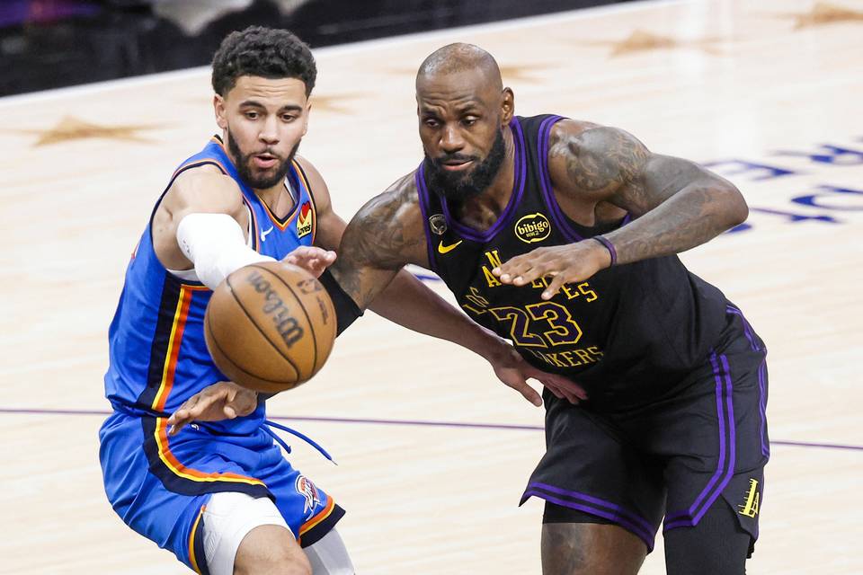 Lakersin vauhdikas loppukiri ei riittänyt – Oklahoma eteni konferenssifinaaleihin kahdella peräkkäisellä sarjavoitolla. 1