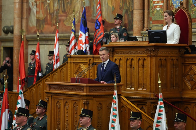 Magyar astui virkaansa Unkarin pääministerinä, korostaen yhteenkuuluvuutta ja osallisuutta. 1
