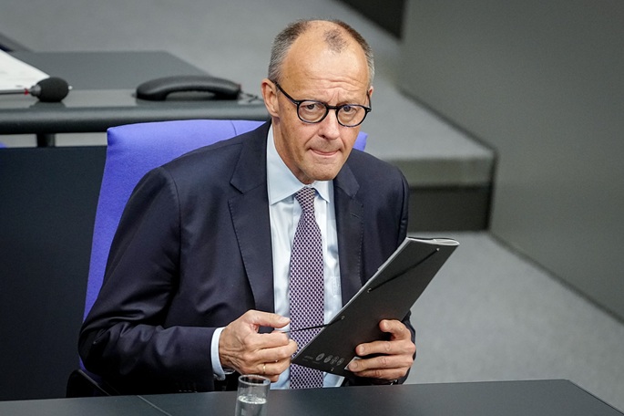 Merz ehdottaa Ukrainan saavan EU:n "assosiaatiom jäsenyys" -asemaa. 1