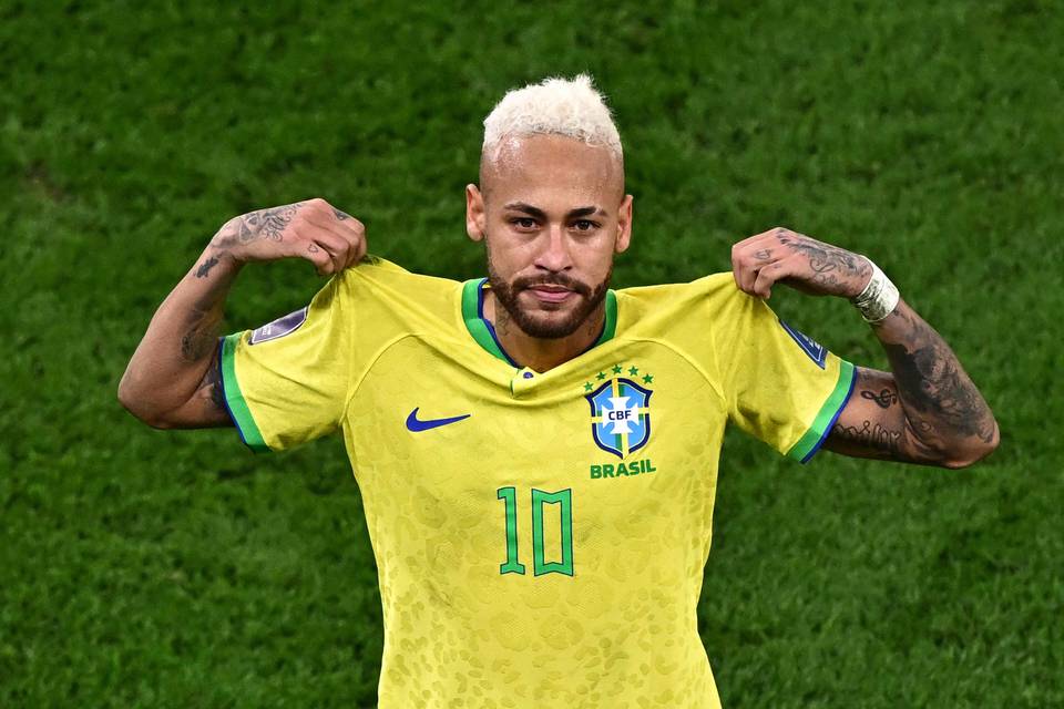 Neymar palasi Brasilian MM-joukkueeseen pitkän tauon jälkeen – Chelsean hyökkääjä jäi ilman paikkaa. Neymar palasi Brasilian MM-joukkueeseen pitkän tauon jälkeen – Chelsean hyökkääjä jäi ilman paikkaa. 1