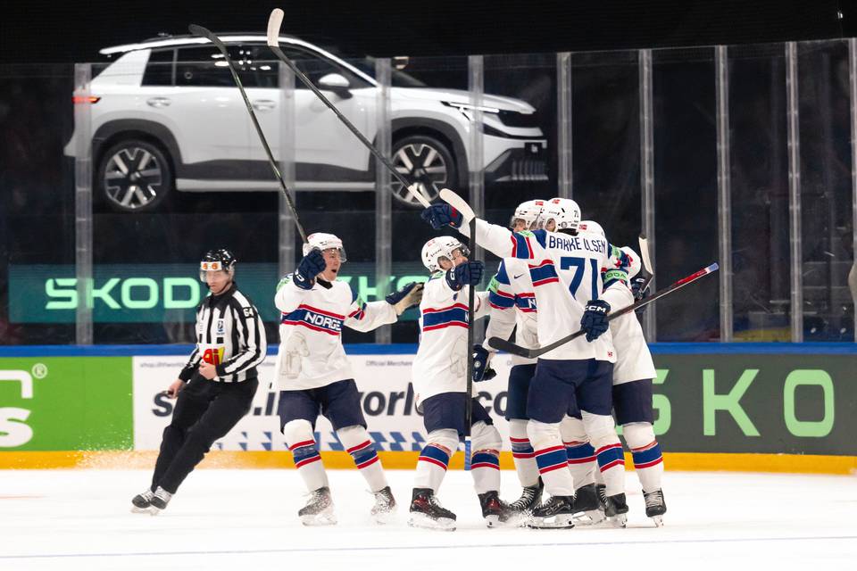 Norja pysäytettiin MM-yllätyksessä – uusi NHL-vahvistus teki vaikutuksen heti alussa Norja pysäytettiin MM-yllätyksessä – uusi NHL-vahvistus teki vaikutuksen heti alussa 1