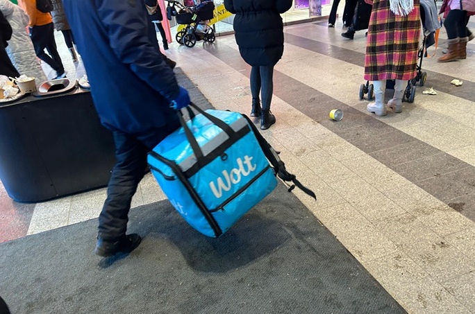 Oikeus hylkäsi Woltin vaatimuksen kuriirien verotuksesta. 1