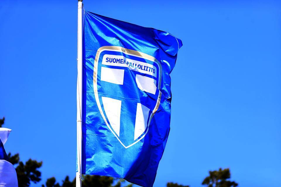 Palloliitto muutti päätöstään – Huuhkajat pelaa Valko-Venäjää vastaan Helsingissä 1