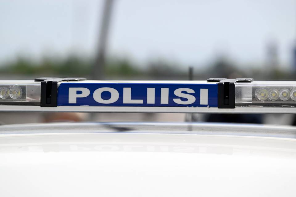 Poliisi epäilee löytäneensä vuonna 2022 hävinneen marjanpoimijan jäännöksiä. Poliisi epäilee löytäneensä vuonna 2022 hävinneen marjanpoimijan jäännöksiä. 1