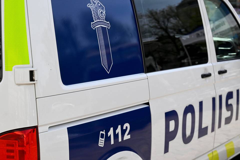 Riihimäen räjähde jäi vartioimatta poliisin toimesta ja katosi. Riihimäen räjähde jäi vartioimatta poliisin toimesta ja katosi. 1