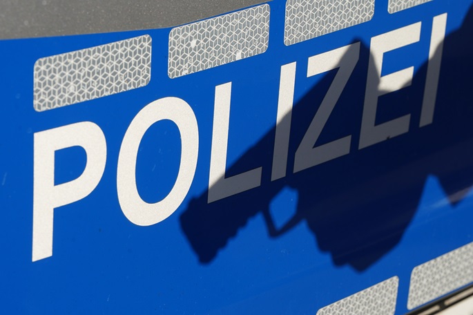 Saksalaiset poliisit surmasivat pakeneen tiikerin, eläintenhoitaja vakavasti loukkaantui. 1