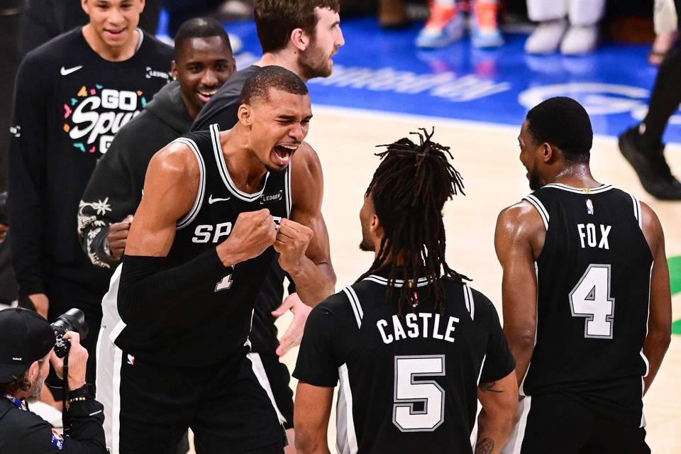San Antonio voitti puolustavan mestarin ja etenee NBA:n finaaleihin. San Antonio voitti puolustavan mestarin ja etenee NBA:n finaaleihin. 1