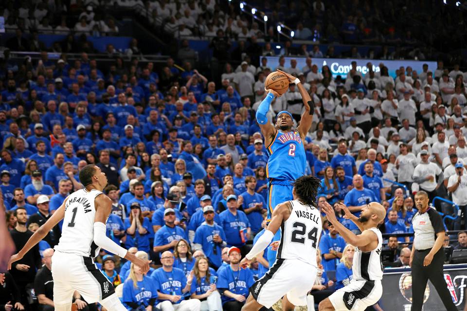 Spurs pääsi lähelle voittoa – Oklahoma iski tehokkaasti päätöshetkillä Spurs pääsi lähelle voittoa – Oklahoma iski tehokkaasti päätöshetkillä 1