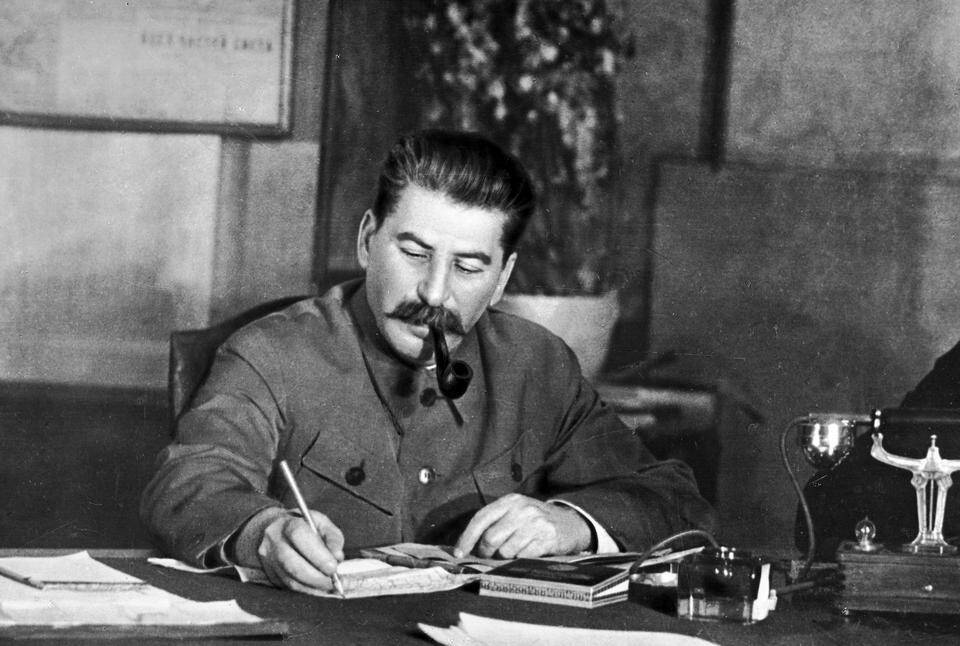 Stalinin 40 000 viinipullon kokoelma myydään huutokaupassa 1