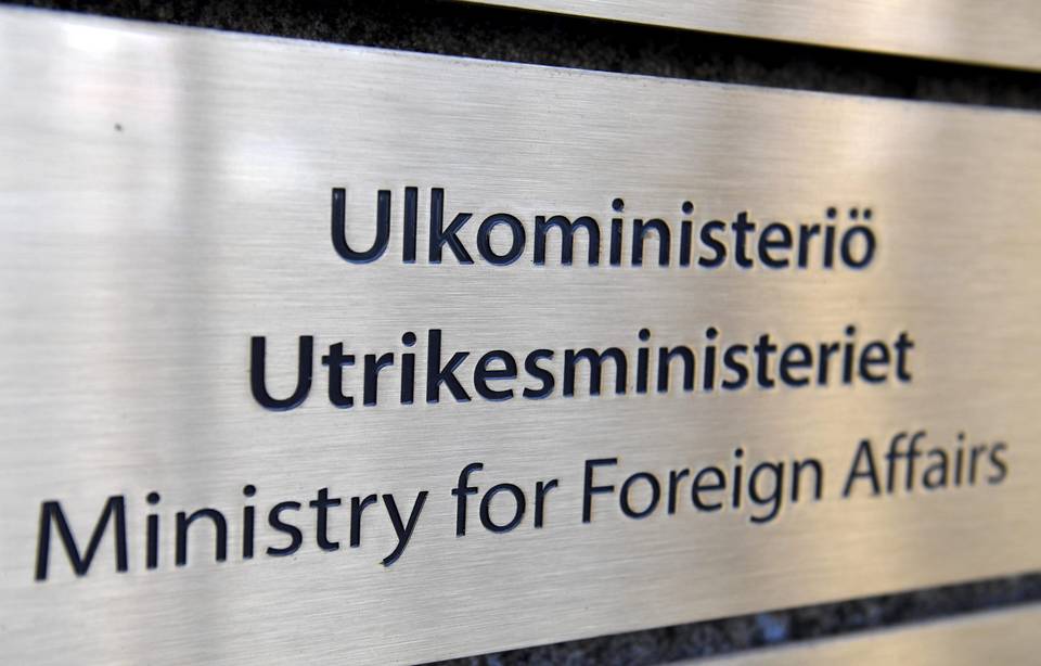 Suomen ulkoministeriö kutsui Venäjän suurlähettilään keskusteluun. Suomen ulkoministeriö kutsui Venäjän suurlähettilään keskusteluun. 1