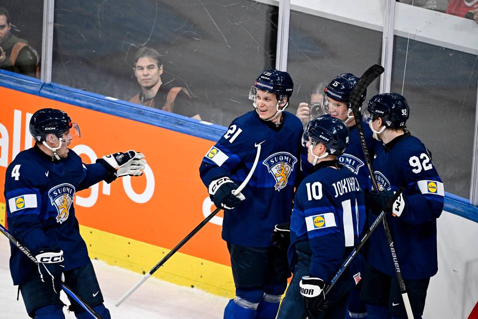 Suomi johti 3–1 kolmanteen erään Tshekkiä vastaan. Suomi johti 3–1 kolmanteen erään Tshekkiä vastaan. 1