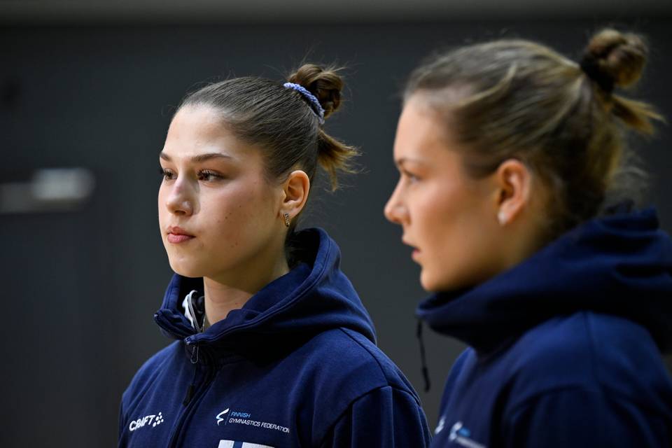 Suomi saavutti seitsemännen sijan rytmisen voimistelun EM-kilpailuissa vanne- ja keilatekniikallaan. 1