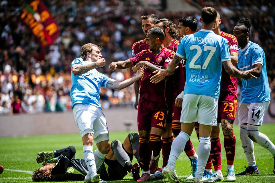Suuri yhteenotto Rooman Serie A -derbyssä – kentällä täydellinen riita 1