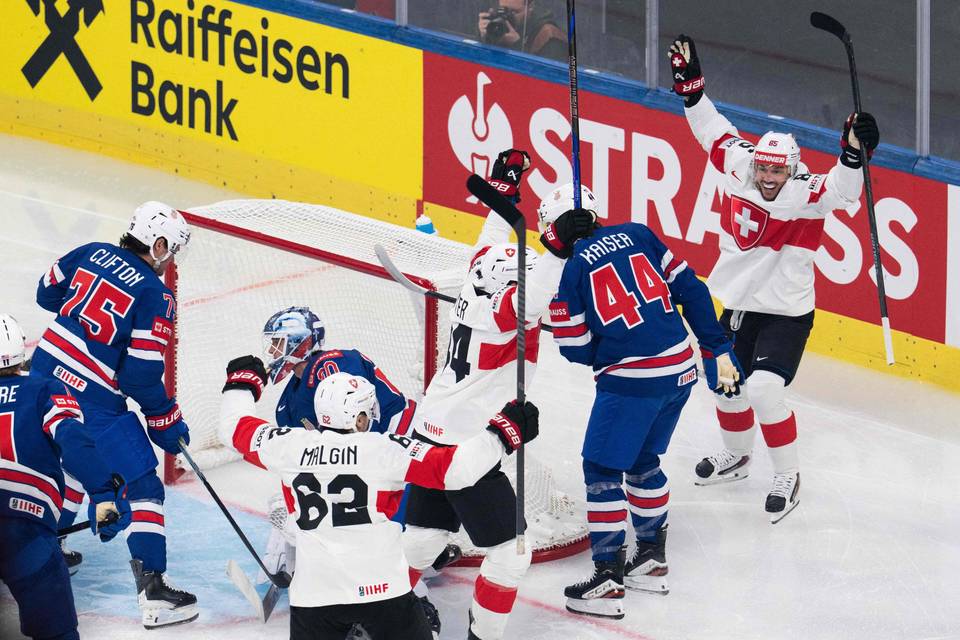 Sveitsi ja Itävalta kilpailevat A-lohkon ykkössijasta MM-kisojen ratkaisevassa ottelussa. 1