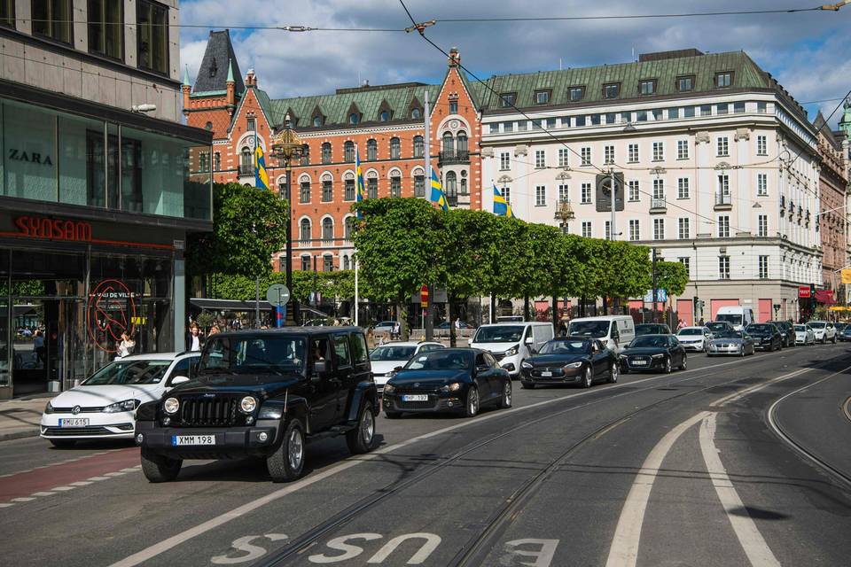 SVT: Ruotsille myönnettiin oikeus laskea polttoaineverotusta EU:n minimivaatimusten alapuolelle. 1