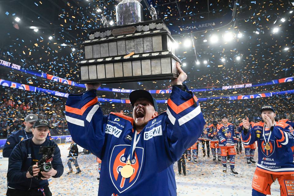 Tappara kruunasi upean finaalisarjan mestaruudella Tappara kruunasi upean finaalisarjan mestaruudella 1