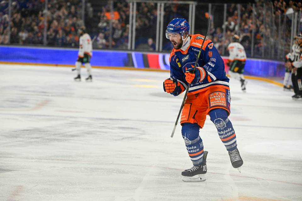 Tappara on kahden erän päässä SM-mestaruudesta – katso tästä liigafinaalin upea avausmaali. 1