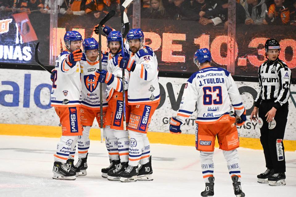Tappara siirsi SM-liigan mestaruusottelun ratkaisut Tampereelle – katso tästä kuudennen finaalin kaikki maalit. Tappara siirsi SM-liigan mestaruusottelun ratkaisut Tampereelle – katso tästä kuudennen finaalin kaikki maalit. 1