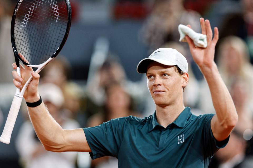 Tenniskevättä dominoiva Jannik Sinner kaatoi Novak Djokovicin ennätyksen. 1