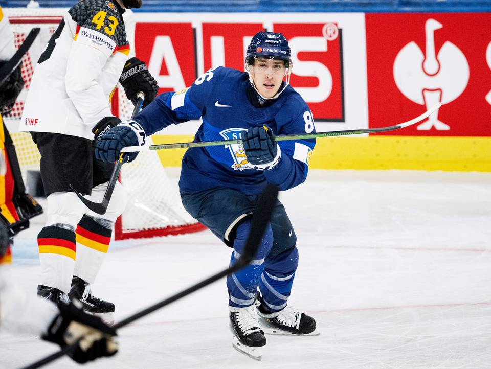 Teuvo Teräväisen MM-kilpailut päättyivät vammaan – Puljujärvi siirtyy ykkösketjuun Teuvo Teräväisen MM-kilpailut päättyivät vammaan – Puljujärvi siirtyy ykkösketjuun 1
