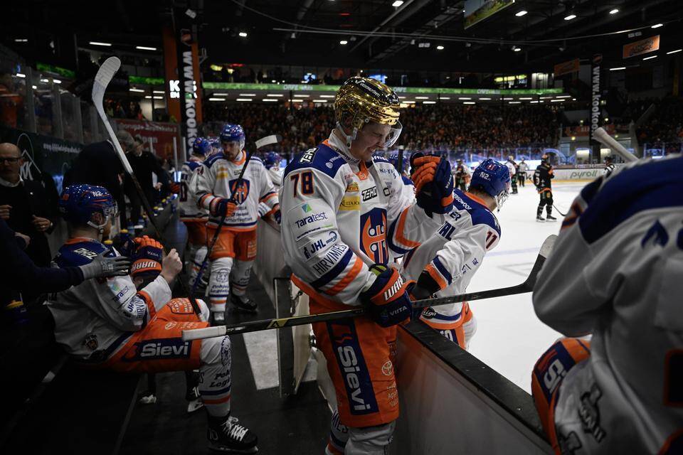 Urheilupäivän kooste | Tappara voitti kuudennen liigafinaalin – Suomen mestaruus päätetään keskiviikkona Tampereella Urheilupäivän kooste | Tappara voitti kuudennen liigafinaalin – Suomen mestaruus päätetään keskiviikkona Tampereella 1