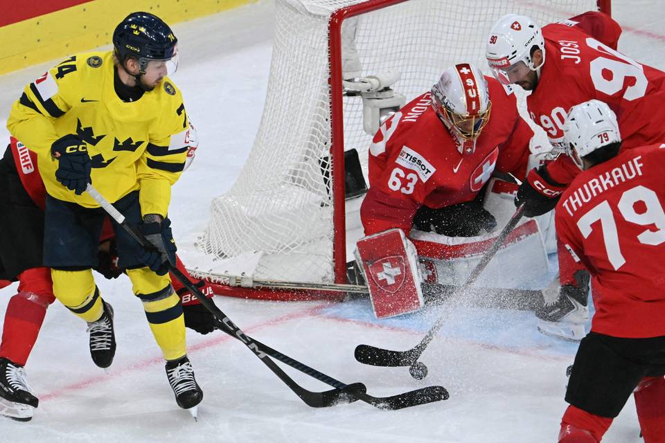 Vahva ensimmäinen erä Sveitsin ja Ruotsin puolivälierässä – näin Leijonien vastustaja määräytyy 1