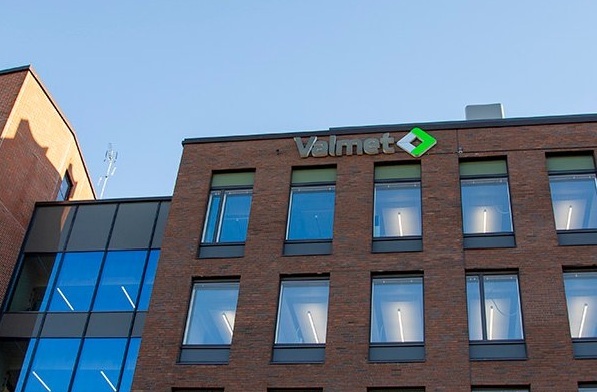 Valmet irtisanoo 2 400 työntekijää Suomessa, 350 työntekijää vaikuttaa Ruotsissa ja Puolassa. 1