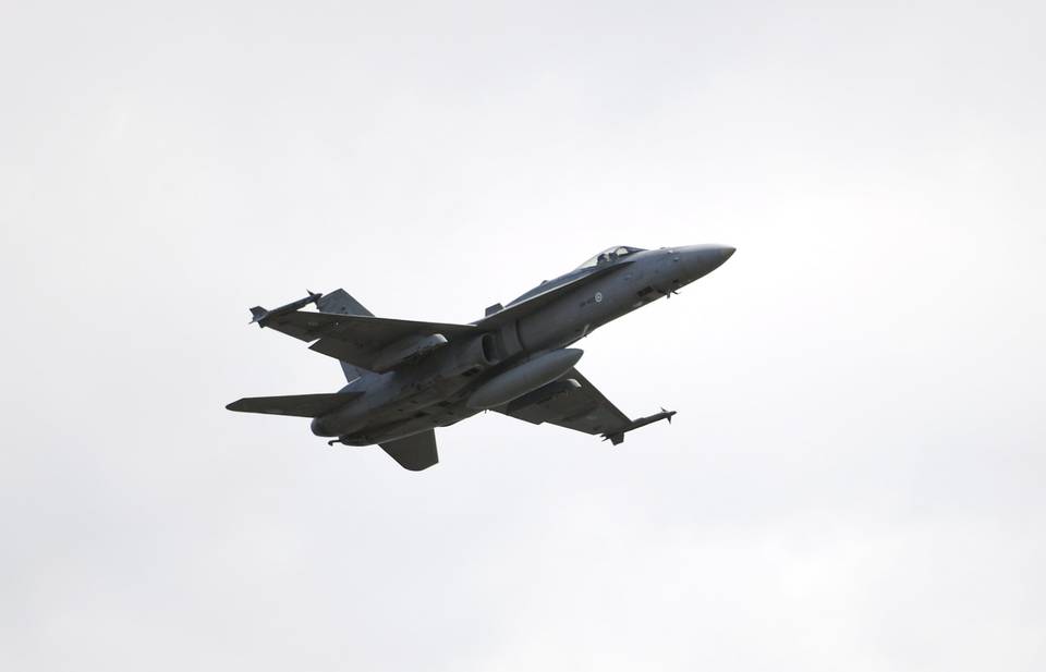 Venäläisen sotalaivan epäillään rikkoneen Suomen ilmatilaa ukkosen vuoksi. 1