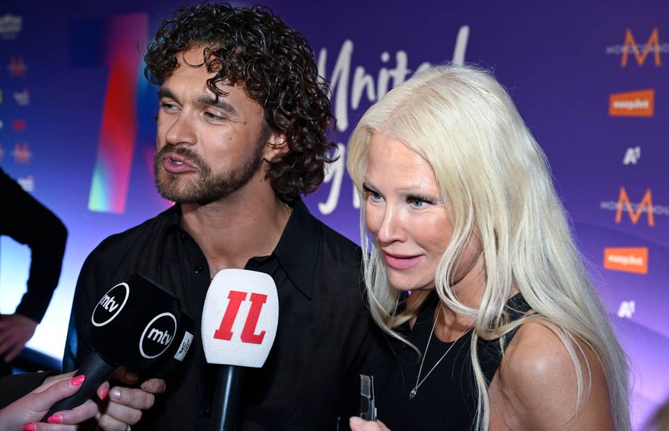 "Voitto ei ole ensisijainen, vaan se matka, josta olemme saaneet nauttia" – Suomi sijoittui kuudenneksi Euroviisuissa. "Voitto ei ole ensisijainen, vaan se matka, josta olemme saaneet nauttia" – Suomi sijoittui kuudenneksi Euroviisuissa. 1