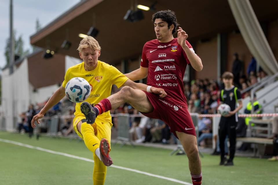 11–1! Jalkapallon Ykkösessä raskaasti voittoisa ottelu 1