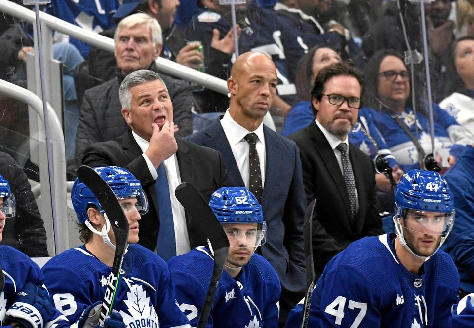 Aatu Rätyä valmentajana Canucksin joukkueeseen – hän oli myös pelaajana aloitusasiantuntija 1