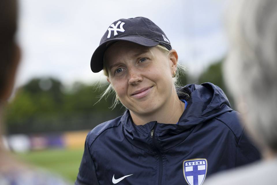 Anna Koivunen maalivahtina, Eveliina Summanen palaa – tässä on Suomen joukkue Portugalia vastaan Anna Koivunen maalivahtina, Eveliina Summanen palaa – tässä on Suomen joukkue Portugalia vastaan 1
