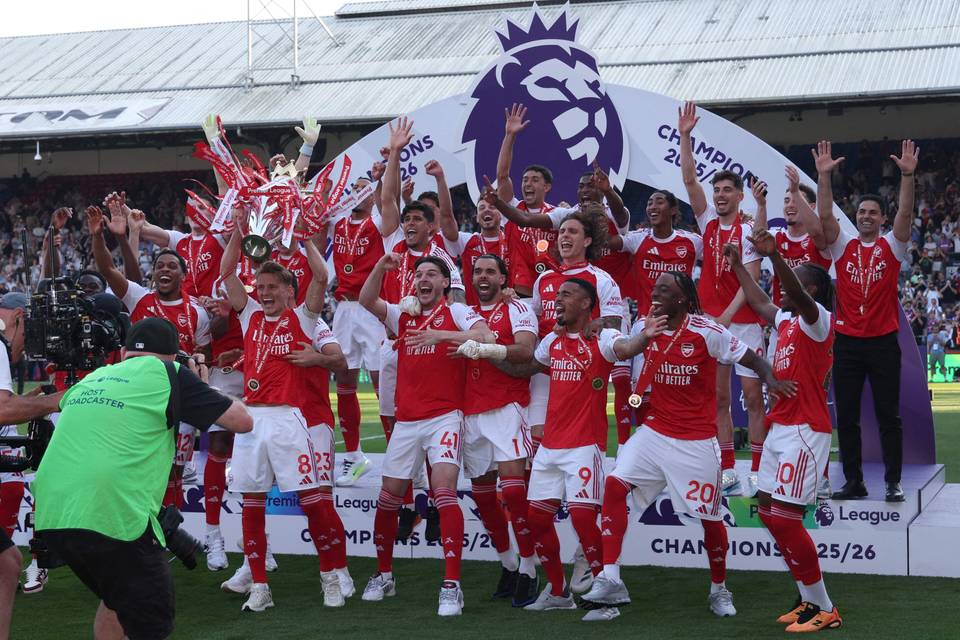 Arsenal avaa Valioliigakauden sarjanousijaa vastaan Arsenal avaa Valioliigakauden sarjanousijaa vastaan 1