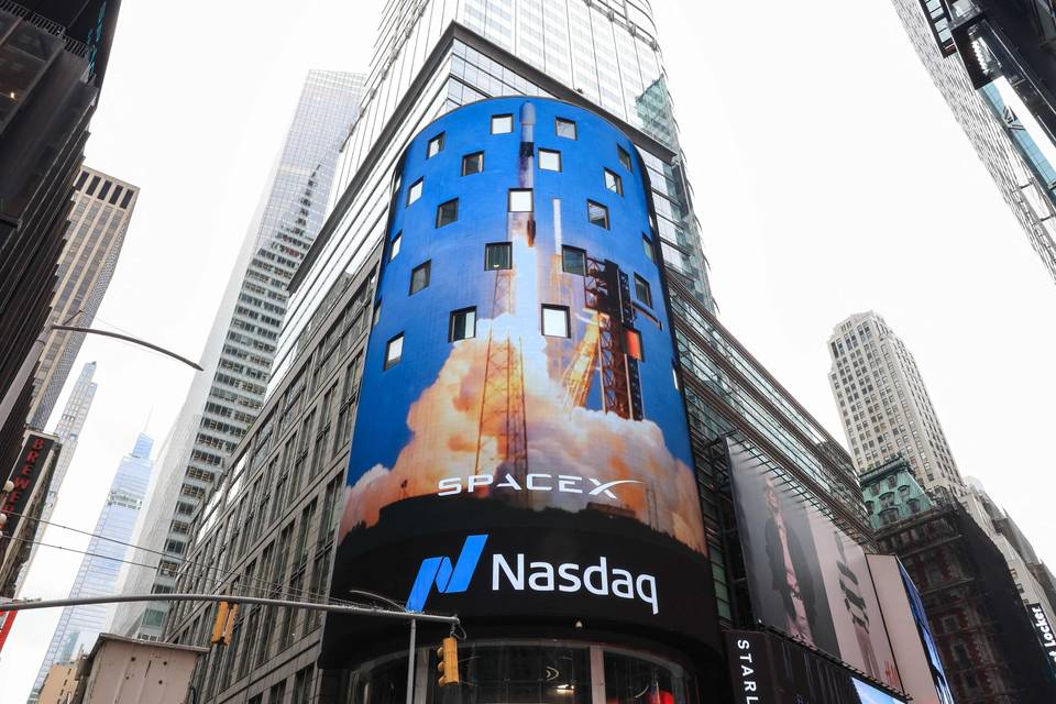 Avaruusteknologiayritys SpaceX teki pörssilistautumisen Yhdysvalloissa. Avaruusteknologiayritys SpaceX teki pörssilistautumisen Yhdysvalloissa. 1