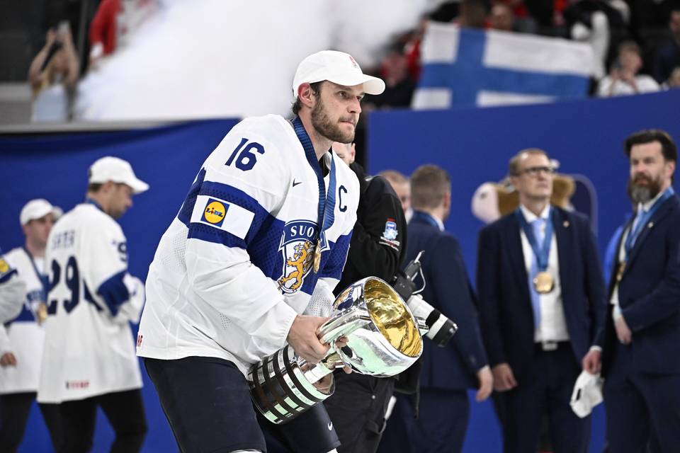Barkov välitti päävalmentajan kiitokset eteenpäin Barkov välitti päävalmentajan kiitokset eteenpäin 1