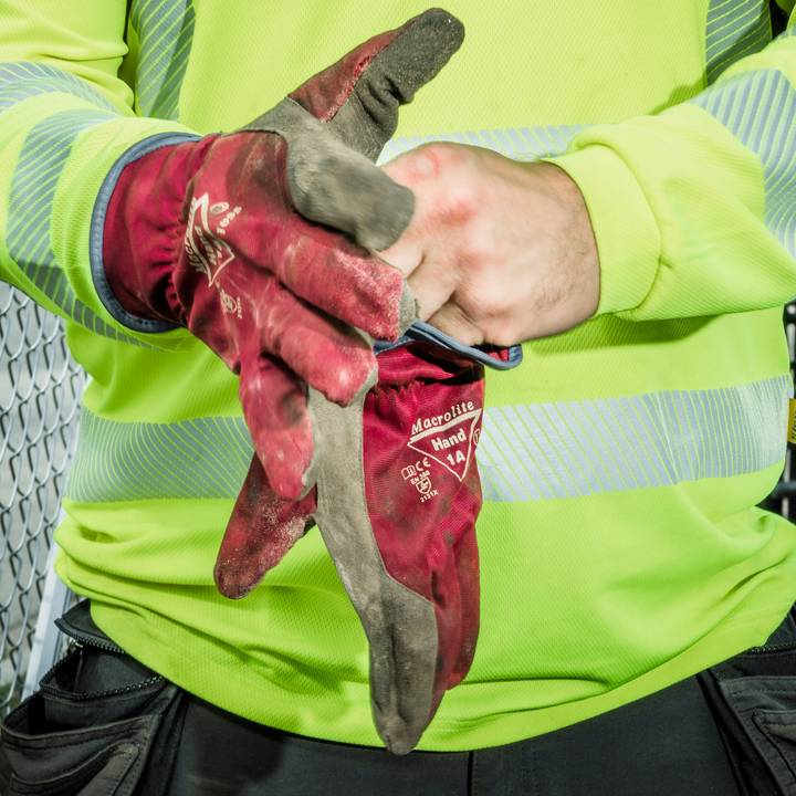 Bensiinin hinta saattaa laskea rauhansopimuksen myötä. 4