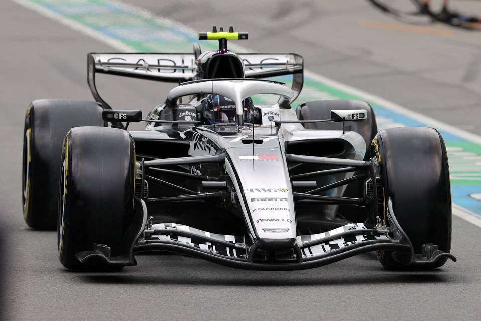 Bottas sai aluksi hyvän alun, mutta sitten auto syttyi tuleen – Antonelli hallitsi tilannetta. 1