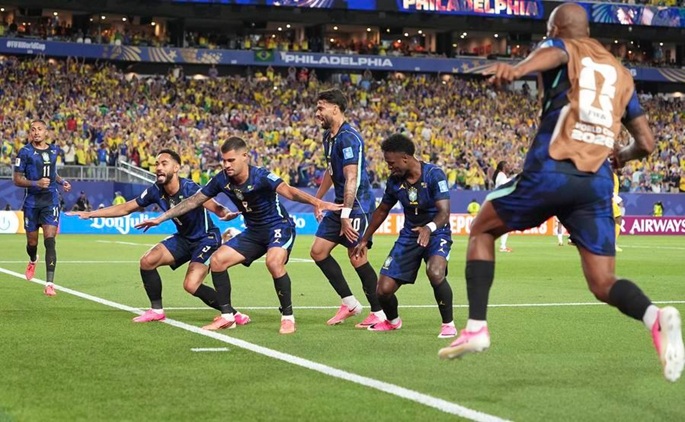Brasilia voittaa Haitin 3-0, Haiti ensimmäisenä joukkueena ulos turnauksesta. 1