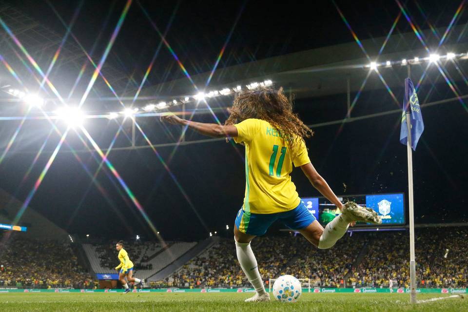 Brasilian joukkueelle myönnettiin kahdeksan punaista korttia Yhdysvaltoja vastaan 1