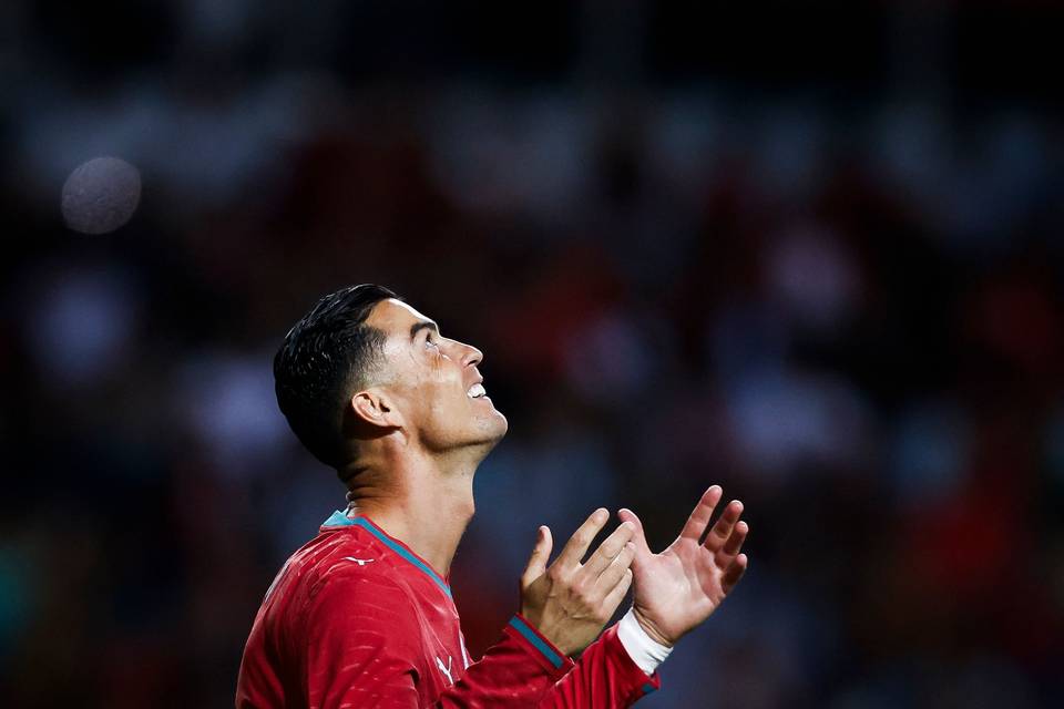 Cristiano Ronaldo pysyy jalkapallon keskeisenä hahmona. Cristiano Ronaldo pysyy jalkapallon keskeisenä hahmona. 1