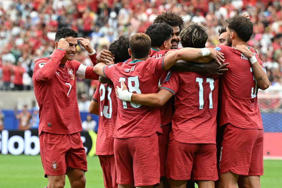 Cristiano Ronaldo saavutti useita MM-historian merkkipaaluja – näin ottelut sujuivat tiistain kierroksella. Cristiano Ronaldo saavutti useita MM-historian merkkipaaluja – näin ottelut sujuivat tiistain kierroksella. 1
